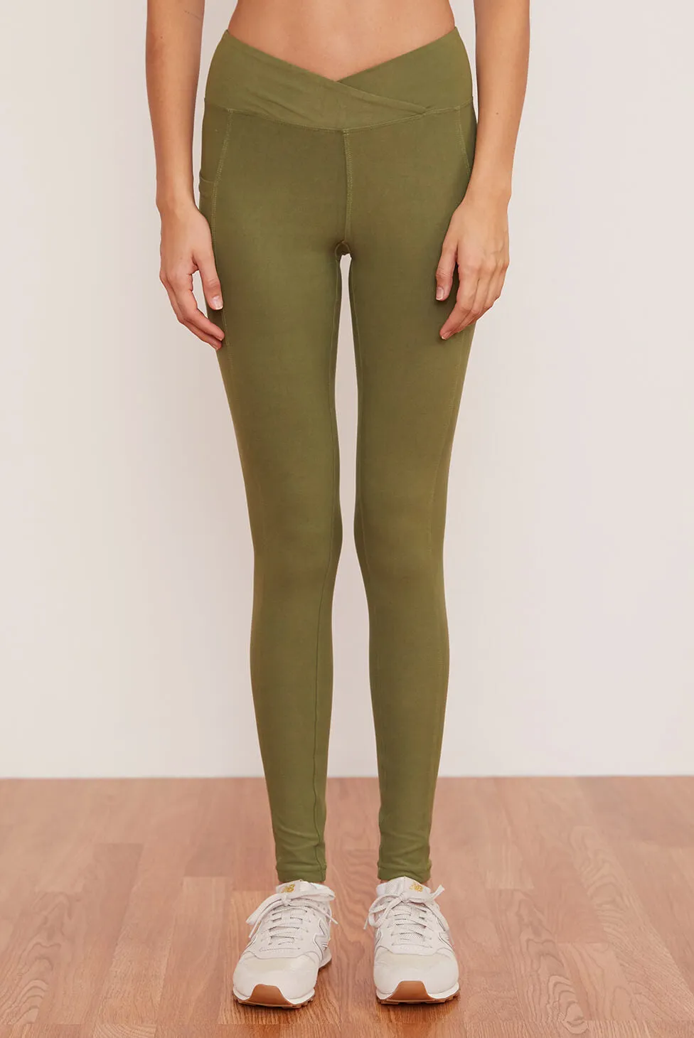 Eucalyptus Crossover Pocket Legging