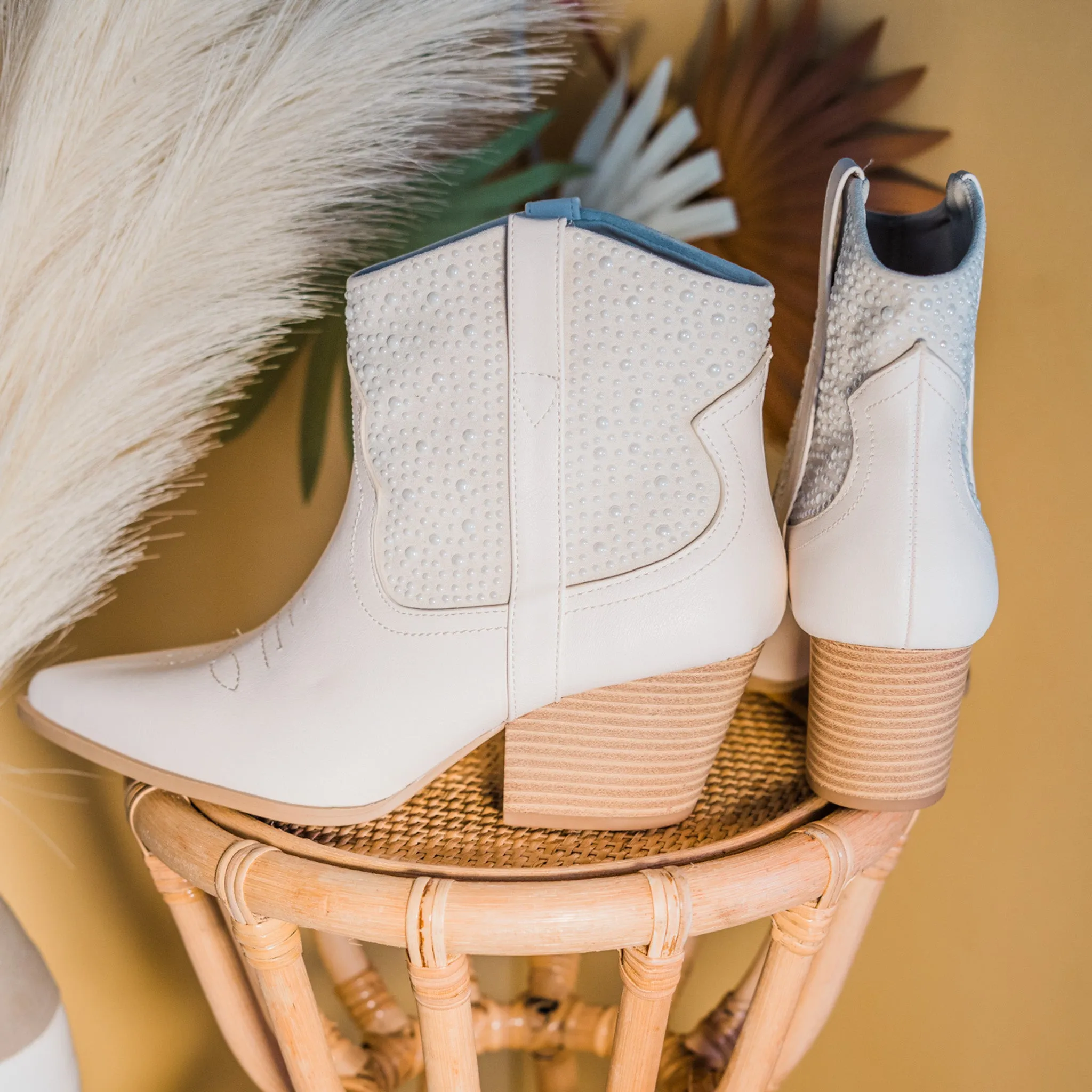 Vaca Pearl Bootie in Cream