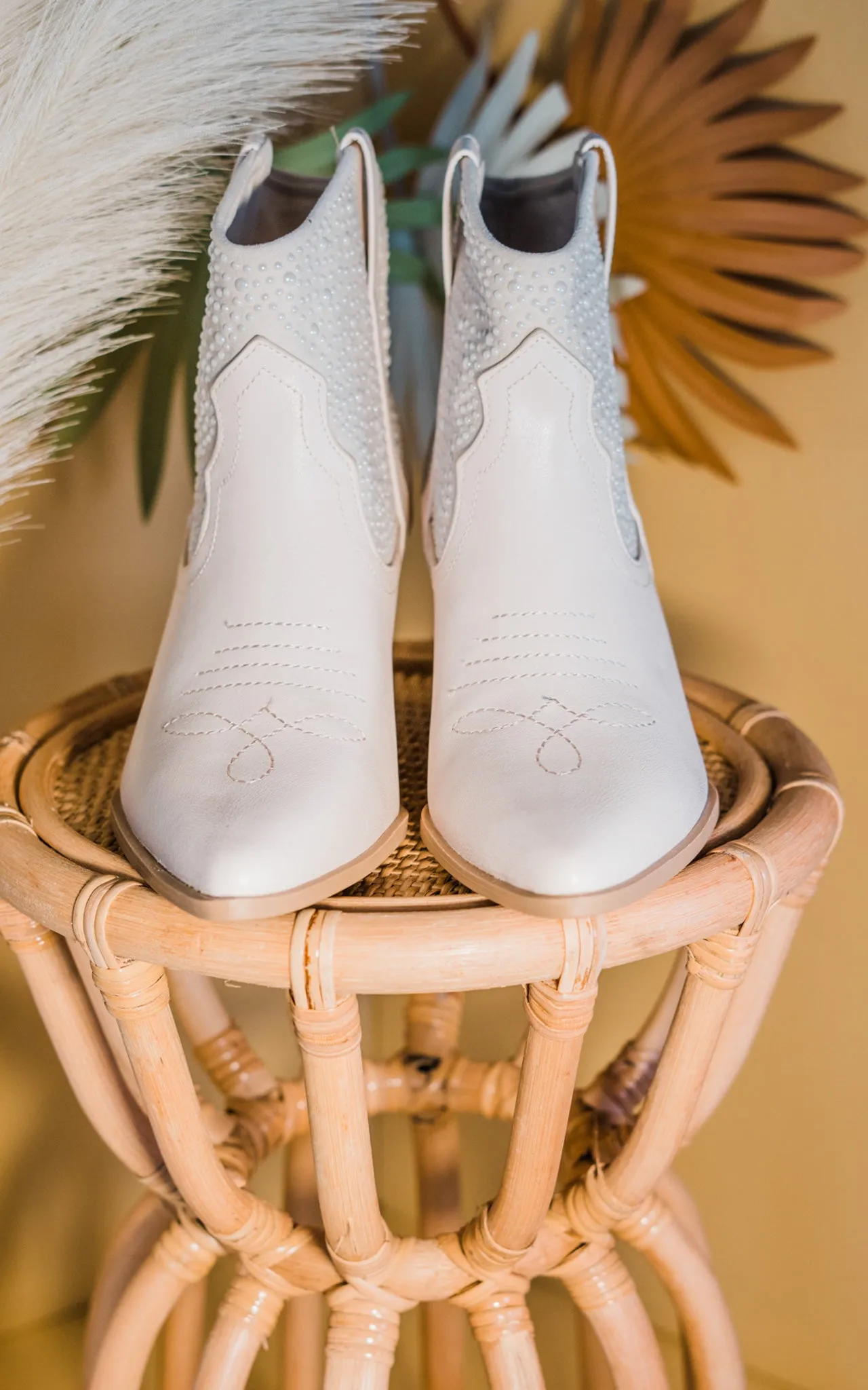 Vaca Pearl Bootie in Cream