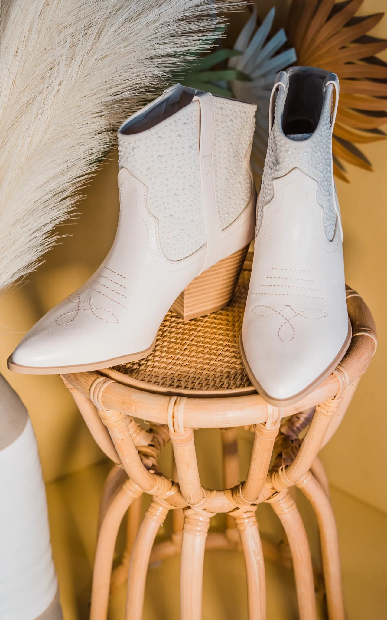 Vaca Pearl Bootie in Cream